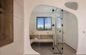 Koupelna v ubytování Gorgeous Home In Petrcane With Sauna + 32 fotografií