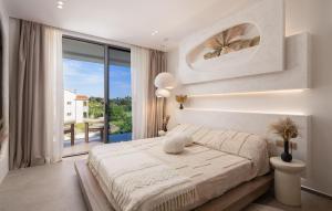 Postel nebo postele na pokoji v ubytování Gorgeous Home In Petrcane With Sauna