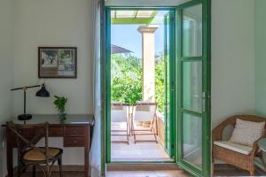 A garden outside BELLA CISTERNA