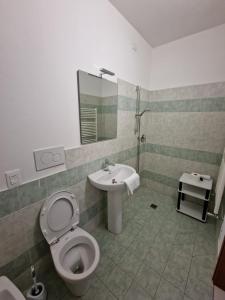 Ένα μπάνιο στο Serenity Guest House +3 φωτογραφίες