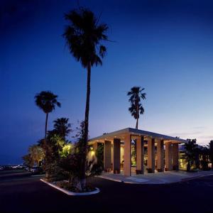 Afbeelding uit fotogalerij van Desert Hot Springs Spa Hotel in Desert Hot Springs