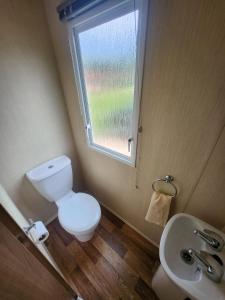 Ένα μπάνιο στο PetFriendly- FamilyFriendly- 8Berth- Tattershall +4 φωτογραφίες