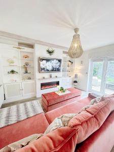 TV a/nebo společenská místnost v ubytování Luxury Large Family Home in Edinburgh