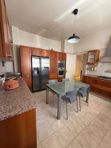 Η κουζίνα ή μικρή κουζίνα στο villa Shéhérazade +30 φωτογραφίες