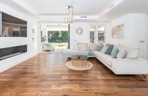 Μια τηλεόραση ή/και κέντρο ψυχαγωγίας στο Nottingham - Marbella Private Getaway