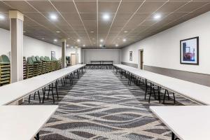 Konferenční prostory v ubytování SureStay Hotel by Best Western SeaTac Airport North + 37 fotografií