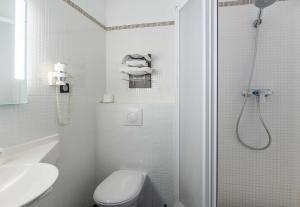Ένα μπάνιο στο B&B HOTEL Compiègne Thourotte