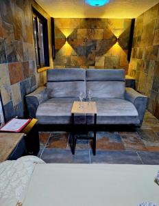 ボーム・レ・ダムにあるLes Charmes-Balnéothérapie-Vidéoprojecteur-Netflixのギャラリーの写真