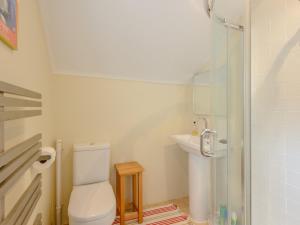 Ένα μπάνιο στο 4 Bed in Isle of Purbeck 78042 +9 φωτογραφίες