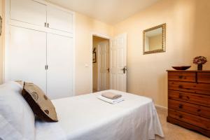 Ein Bett oder Betten in einem Zimmer der Unterkunft Villa Serena by Mauter Villas
