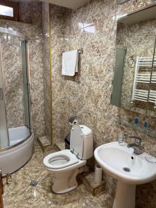 Koupelna v ubytování Guest House Goari + 37 fotografií