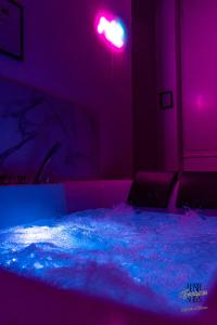 Φωτογραφία από το άλμπουμ του Lush Escape Suites - hottube and sauna στο Μπάρι