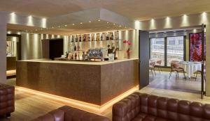 Lounge oder Bar in der Unterkunft NH Collection Andorra Palomé