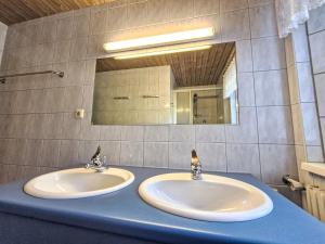 Koupelna v ubytování Apartment Leo by Interhome