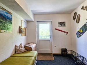 Posezení v ubytování Apartment Leo by Interhome