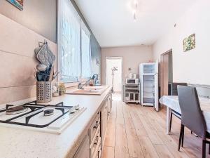 Kuchyň nebo kuchyňský kout v ubytování Holiday Home L'Estuaire by Interhome + 18 fotografií