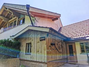 Budova, kde se prázdninový dům nachází