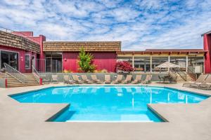 Bazén v ubytování Red Lion Hotel Kennewick Columbia Center nebo v jeho okolí