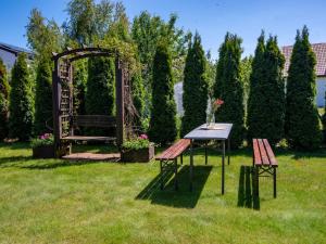 Ogród w obiekcie Holiday Home Mały dworek by Interhome
