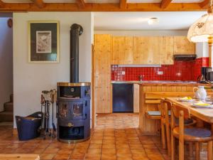 Fotografie z fotogalerie ubytování Chalet Notre Rêve by Interhome v destinaci Zinal