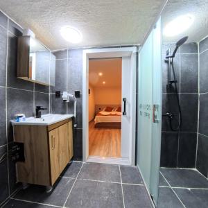 En eller flere senge i et værelse på apollon's bungalow