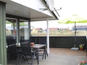 Balkón nebo terasa v ubytování Holiday Home Lambe - from the sea by Interhome