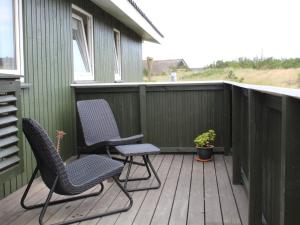 Balkón nebo terasa v ubytování Holiday Home Lambe - from the sea by Interhome