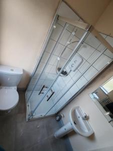 Un baño de Teach Molcamor, Achill Island