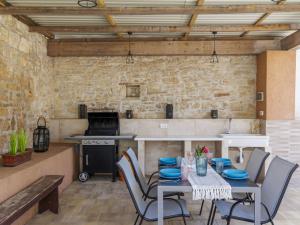 Kuchyň nebo kuchyňský kout v ubytování Holiday Home Casa Bella by Interhome