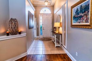 Ảnh trong thư viện ảnh của You're On Island Time in this 4 BR in Quiet Neighb ở Sampson