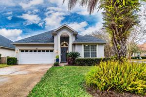 Vườn quanh You're On Island Time in this 4 BR in Quiet Neighb
