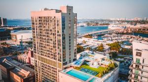 Cảnh Miami hoặc tầm nhìn thành phố từ căn hộ