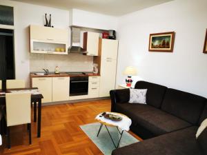 Kuchyň nebo kuchyňský kout v ubytování Apartments Mara Cres