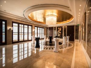 Posezení v ubytování Grand Millennium Dubai