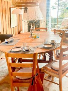 Posezení v ubytování Seaside Cabin With Unique View And Design