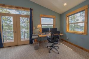 Φωτογραφία από το άλμπουμ του Loon Lakeside Dockside Retreat σε Loon Lake +43 φωτογραφίες