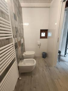 Koupelna v ubytování Agriturismo Cascina Lert