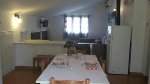Gambar di galeri bagi Imperia - Apartment perfect for holidays and beach di Piani