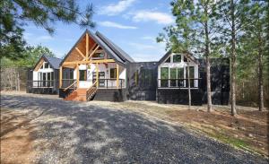 Budova, kde se prázdninový dům nachází + 36 fotografií