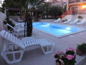 Bazén v ubytovaní Berat Apartment alebo v jeho blízkosti