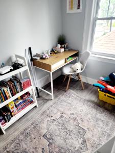 Knihovna v apartmánu