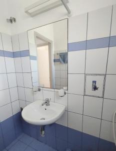 Ένα μπάνιο στο Fos residence