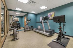 Fitness centrum a/nebo fitness zařízení v ubytování Best Western Plus University Inn