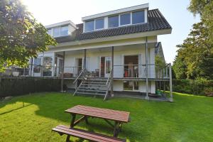 Galeriebild der Unterkunft Comfortable villa on Kaag island between the lakes in Kaag