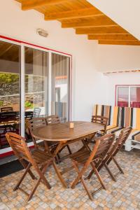 Dining area sa apartment