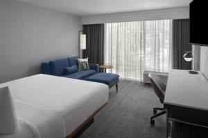 Postel nebo postele na pokoji v ubytování Courtyard by Marriott Atlanta Buckhead