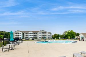 Πισίνα στο ή κοντά στο The Residences of Rehoboth Bay --- 33737 Skiff Aly #4206