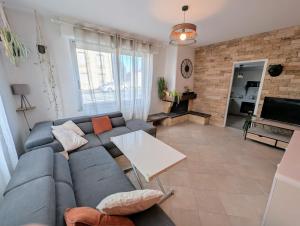 Μια τηλεόραση ή/και κέντρο ψυχαγωγίας στο Dod's location 2