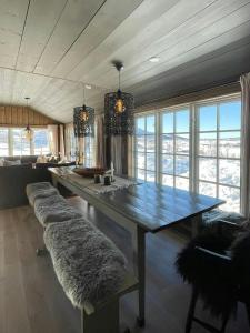 Zona de estar de Secluded Mountain Cabin In Rauland With View