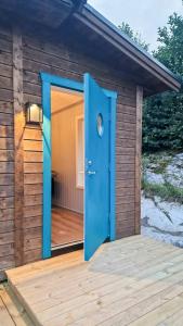 Galeriebild der Unterkunft Charming Seaside Cabin In Tingvoll in Tingvoll